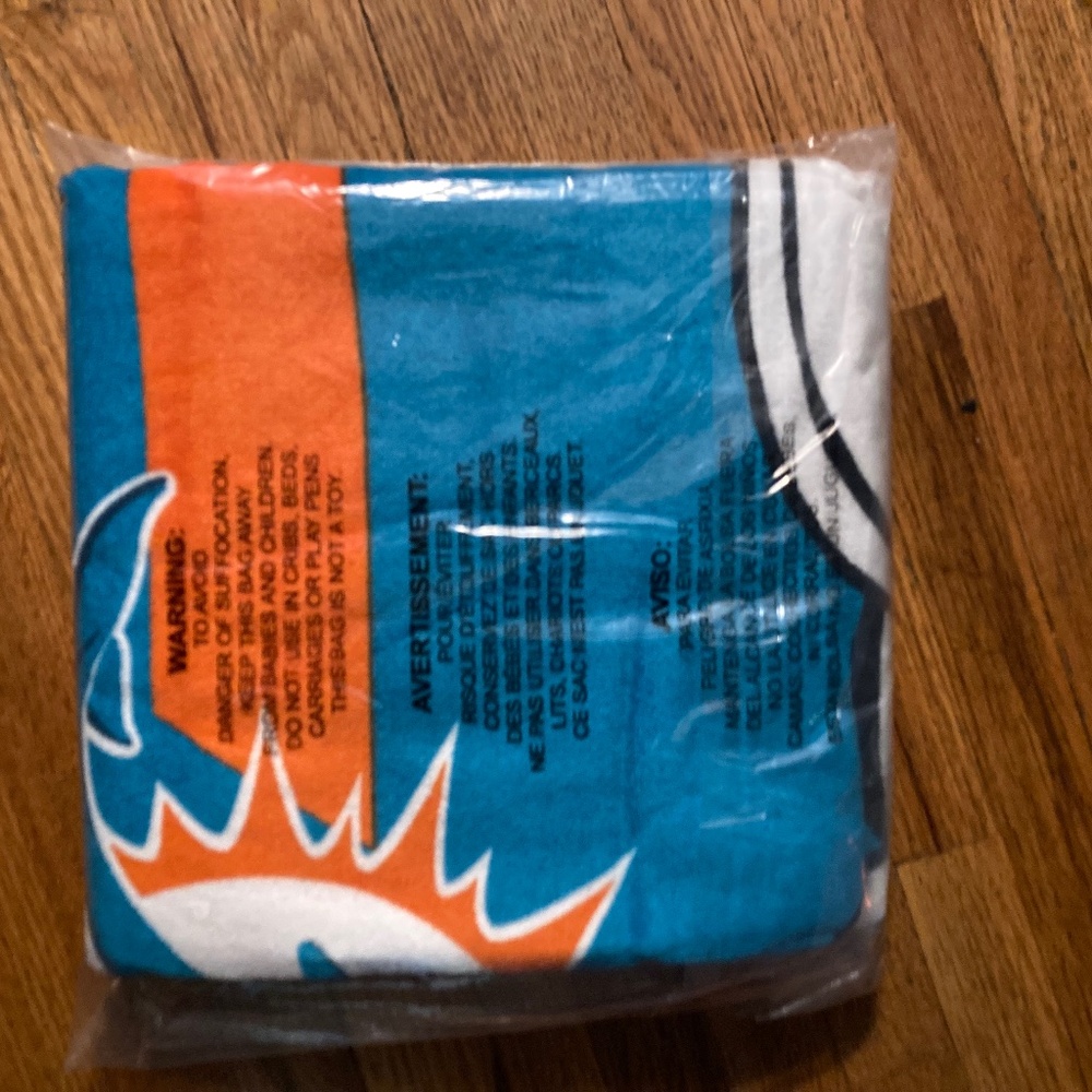 Miami Dolphins 🐬 NFL beach 🏖️ towel football 🏈 bath